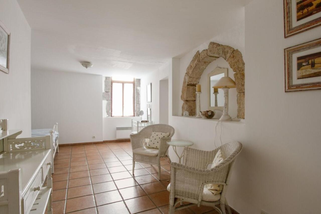 Charming And Quaint 2-Bed House In Marseillan Villa Buitenkant foto