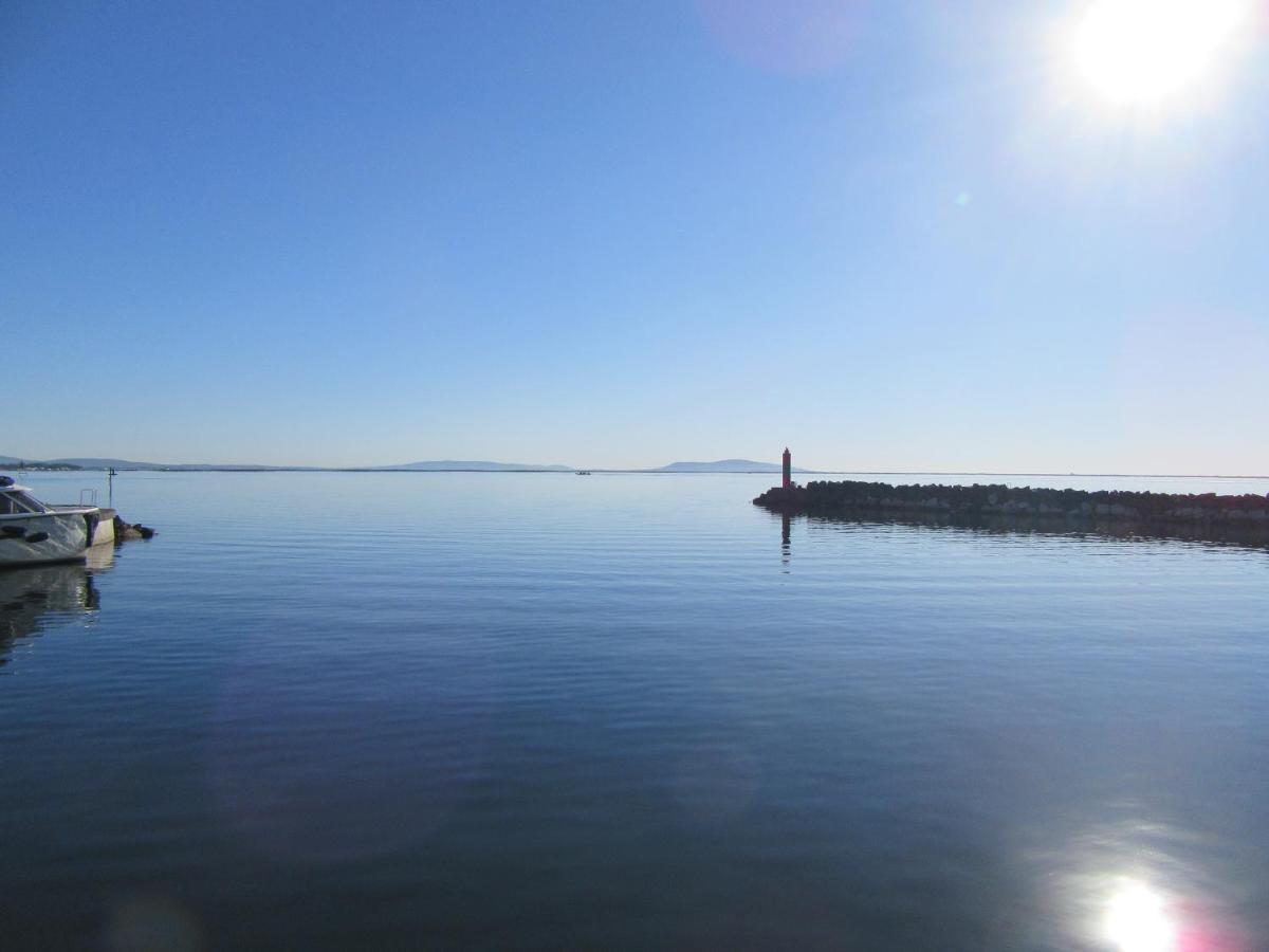Charming And Quaint 2-Bed House In Marseillan Villa Buitenkant foto
